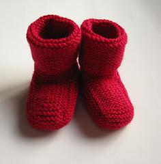 Stay-on baby booties (archive)