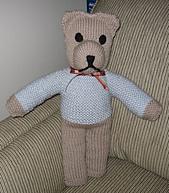 Cuddle Bear - a Free Knitted Teddy Bear Pattern